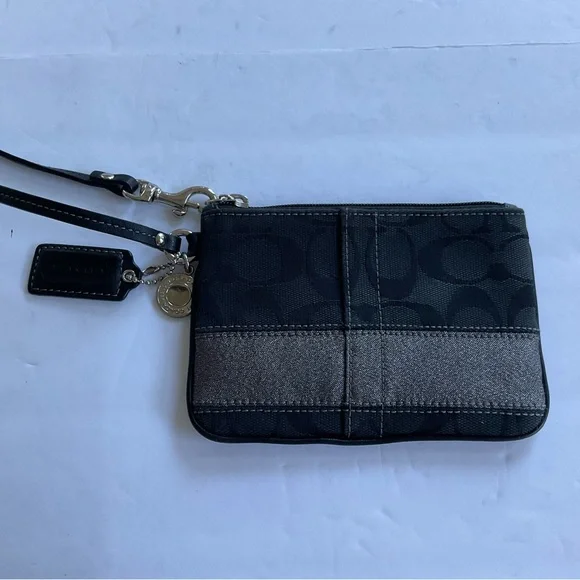 Coach wallet/wriestlet, black and silver. - Picture 4 of 6